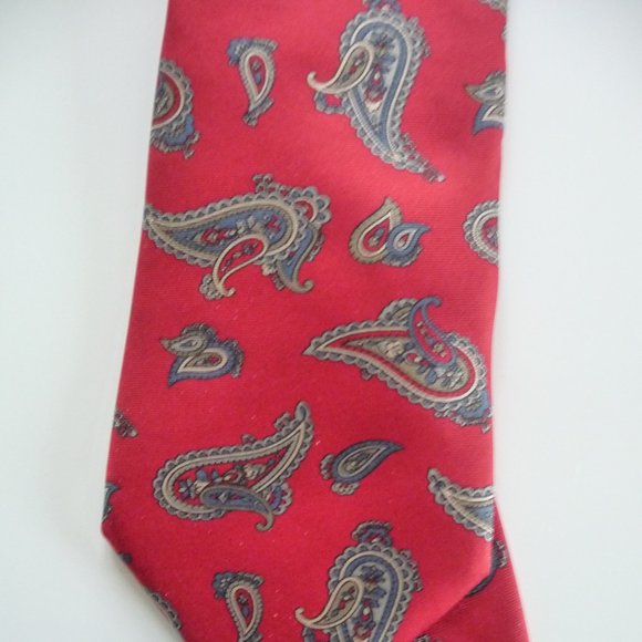CHRISTIAN DIOR  VINTAGE men's made in USA with ITALIAN silk tie - Picture 1 of 4